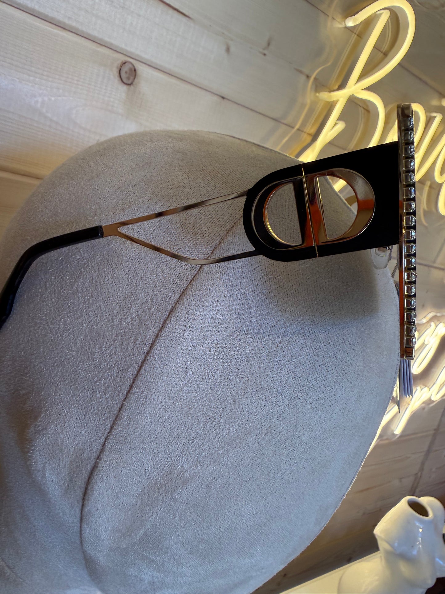 Oversized Square Sunglasses – Black Gold Diamond Edge