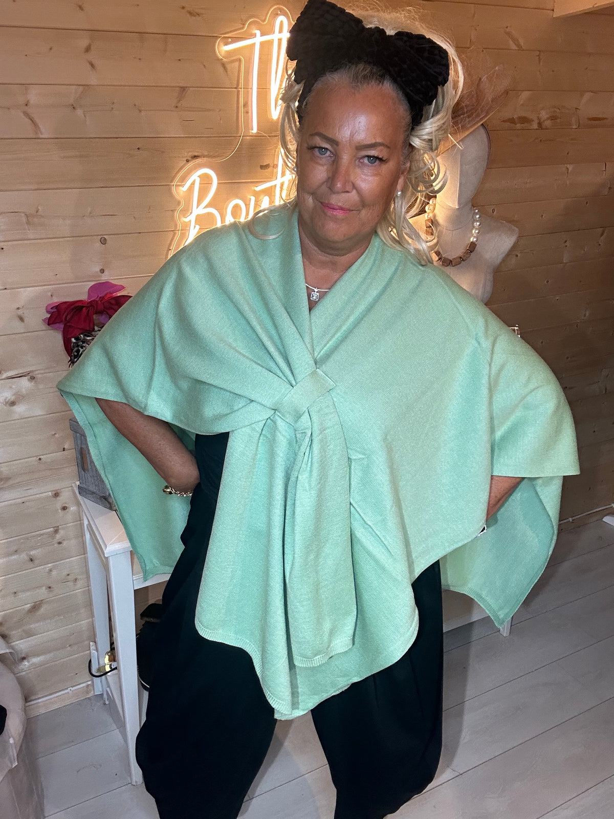 Additional product photo 6 of 6: Serena Soft Wrap Cape | One Size
