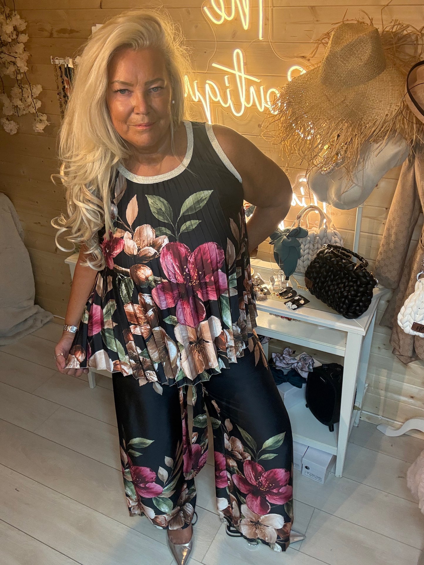 Flora Black Floral Pleated Vest Top & Wide-Leg Trousers Co-ord One Size 8-16