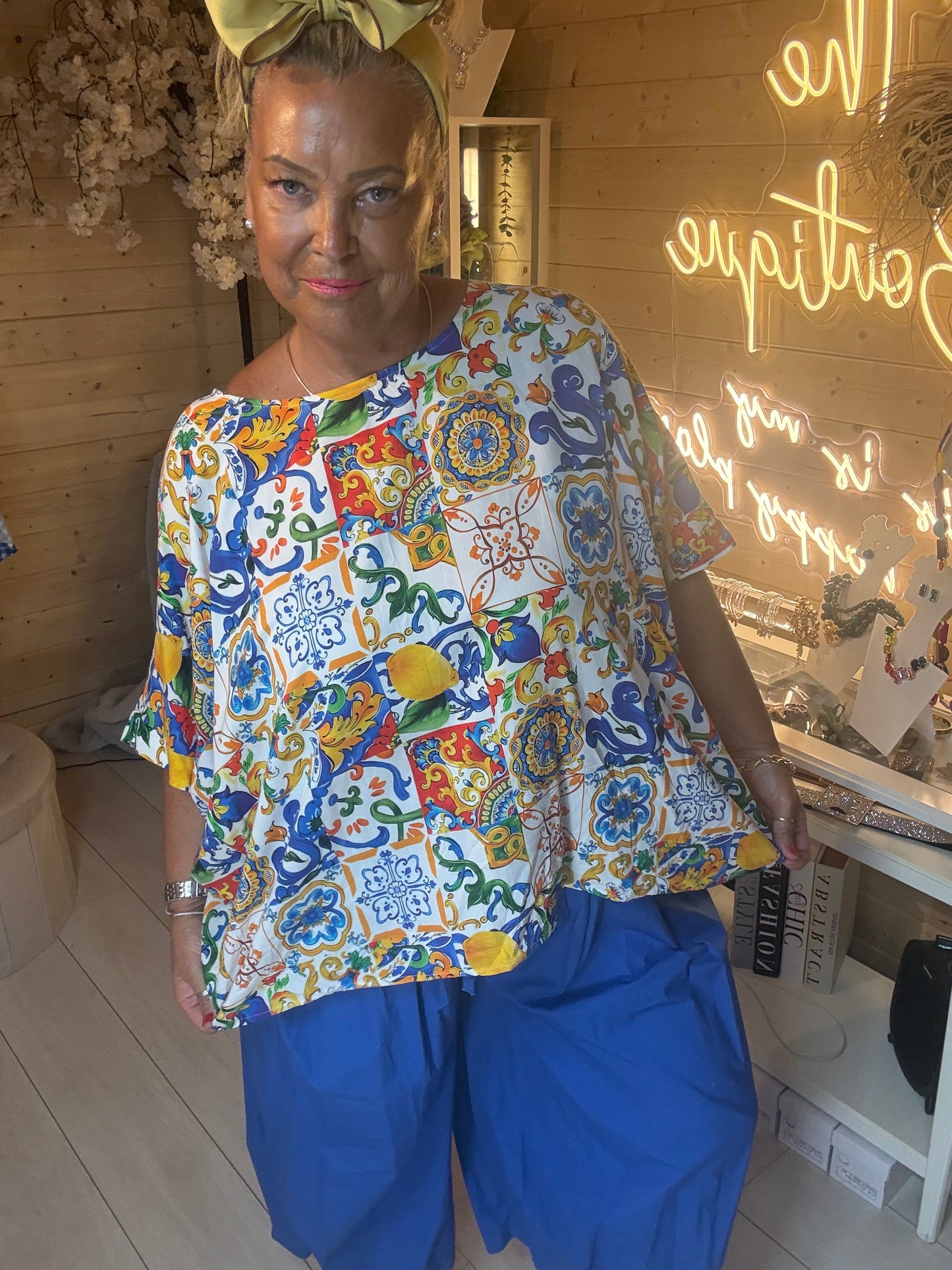 Ravello print top full length outfit view – The Ultimate Ladies Boutique