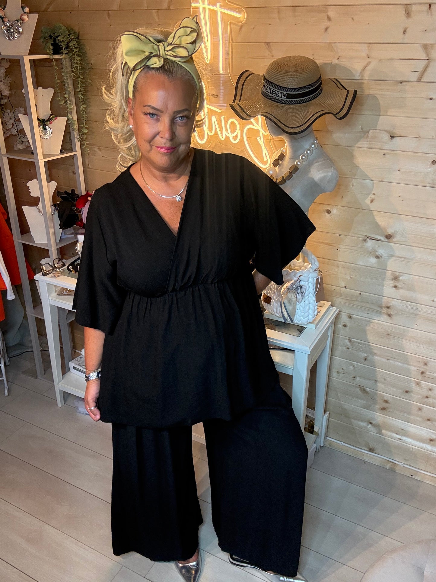 Isadora wrap kimono co-ord set in black – one size 8-18 – The Ultimate Ladies Boutique