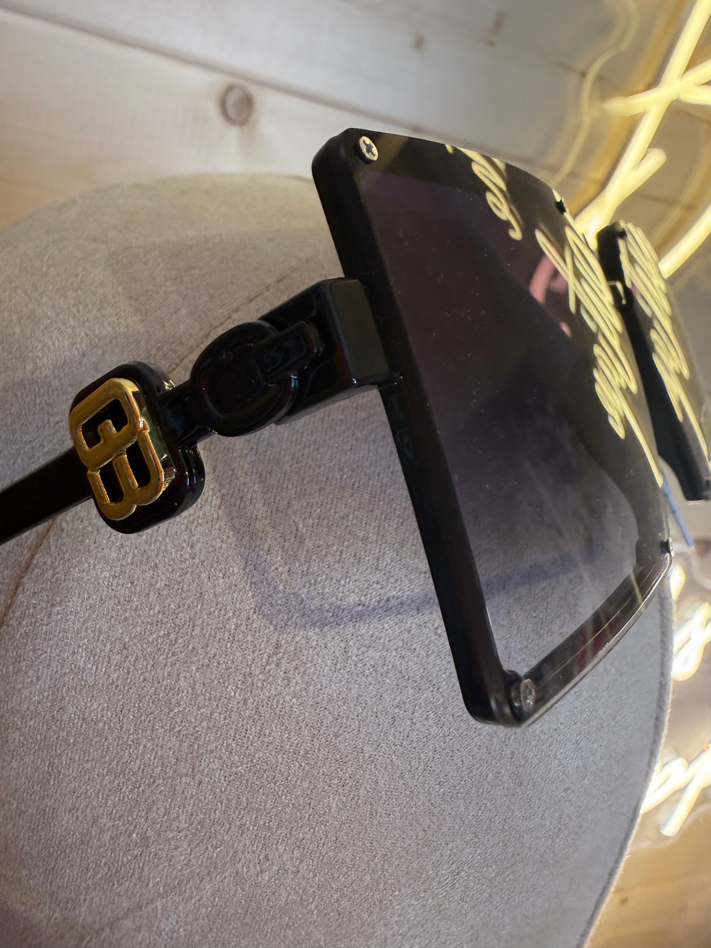 Oversized Square Sunglasses – Black Screw Detail Gold BB Logo Arms