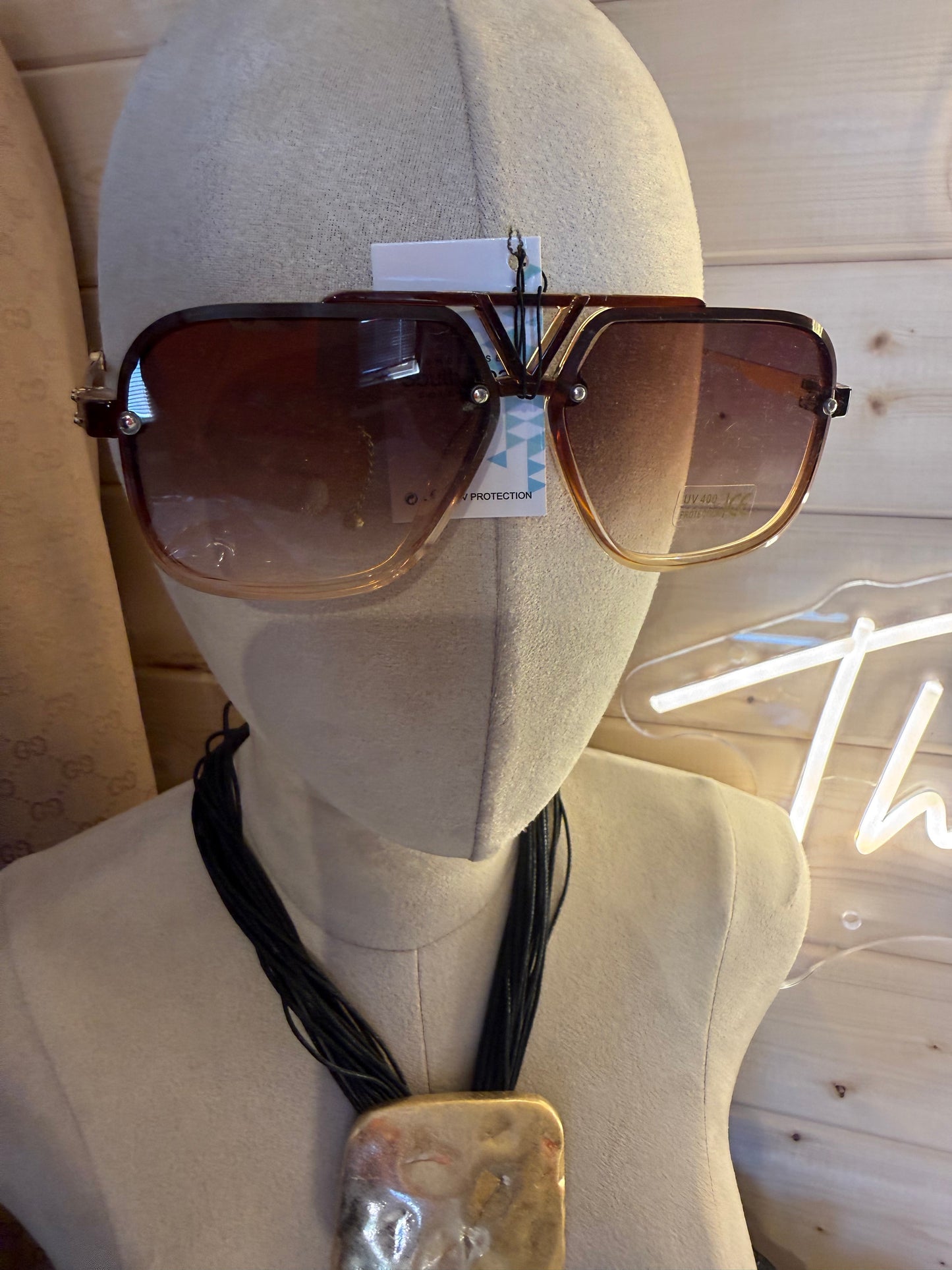 Oversized Aviator Sunglasses – Brown Gradient Gold Embossed Arms
