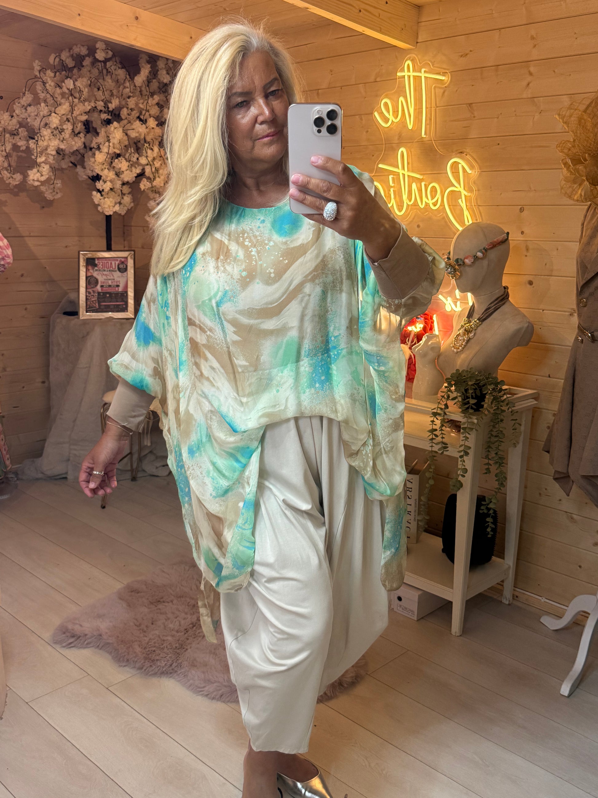 Aqua marble print batwing top full length mirror selfie