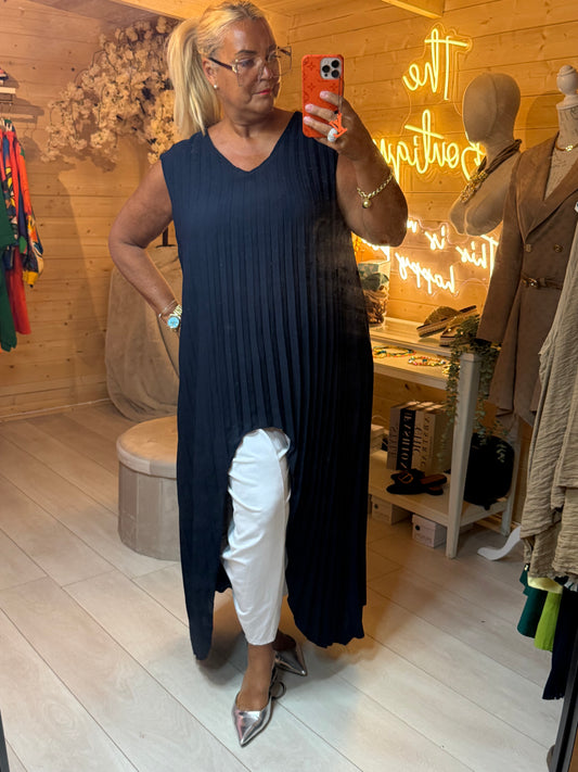 Mally Top | Curvy Pleated Longline | Navy | One Size 12-24