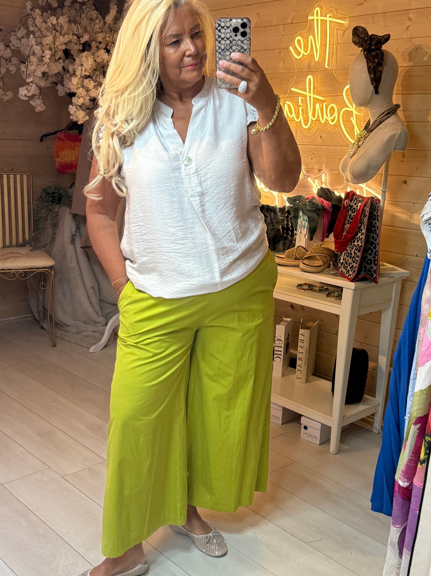 Zapp Wide Leg Trousers – One Size 8-16 (Small 18)