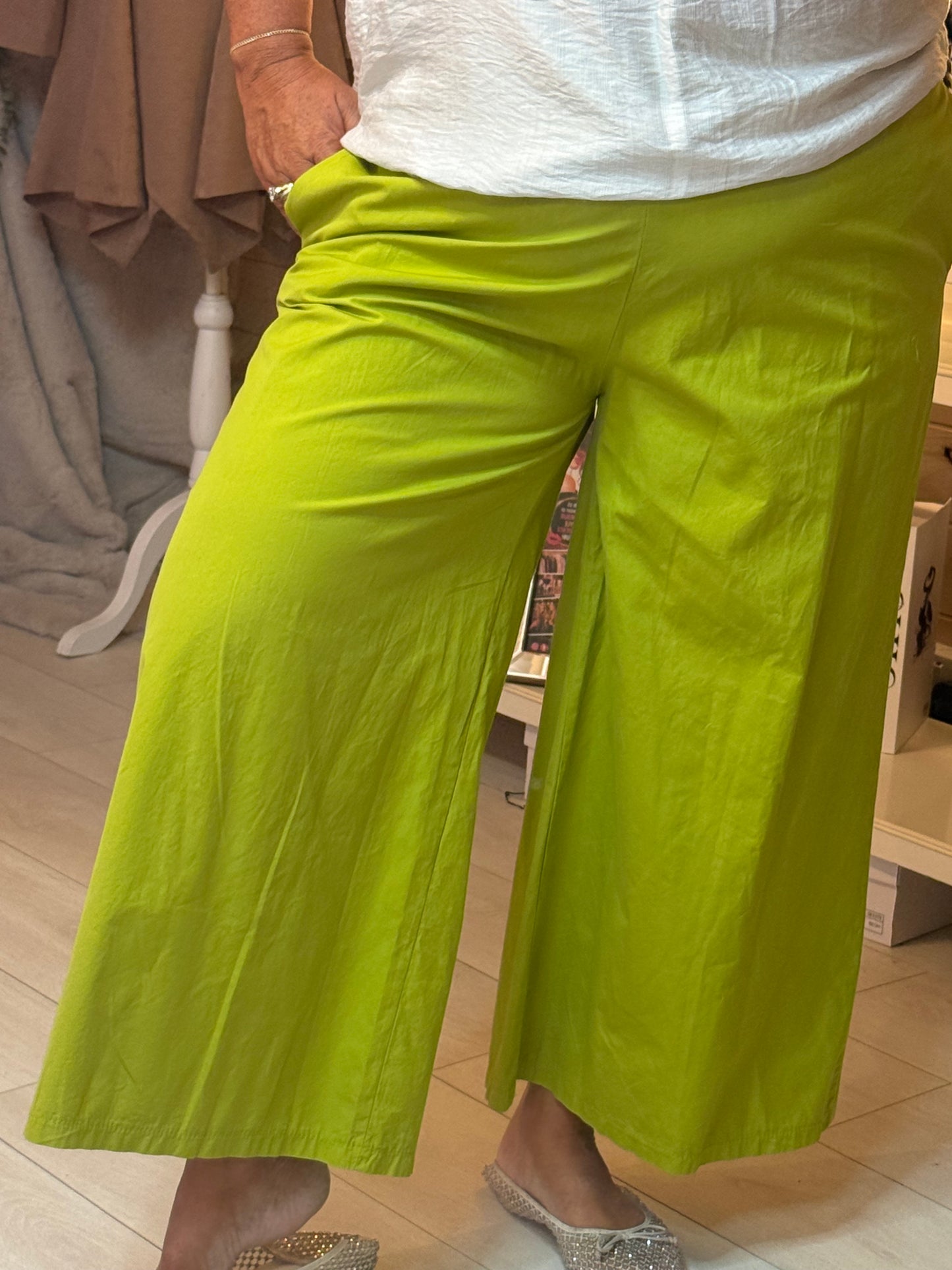 Zapp Wide Leg Trousers – One Size 8-16 (Small 18)