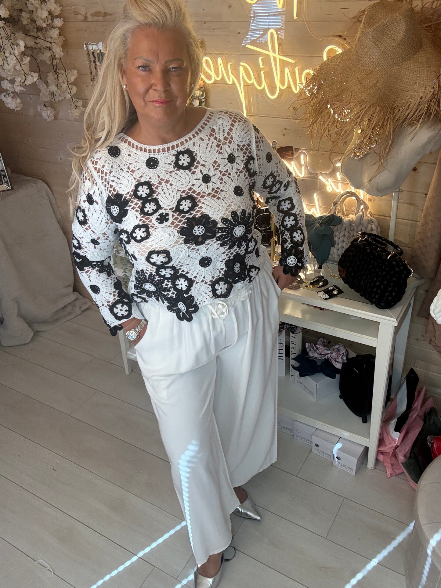 Florencia Floral Crochet Lace Top One Size 8-16 (Small 18 on Bust)