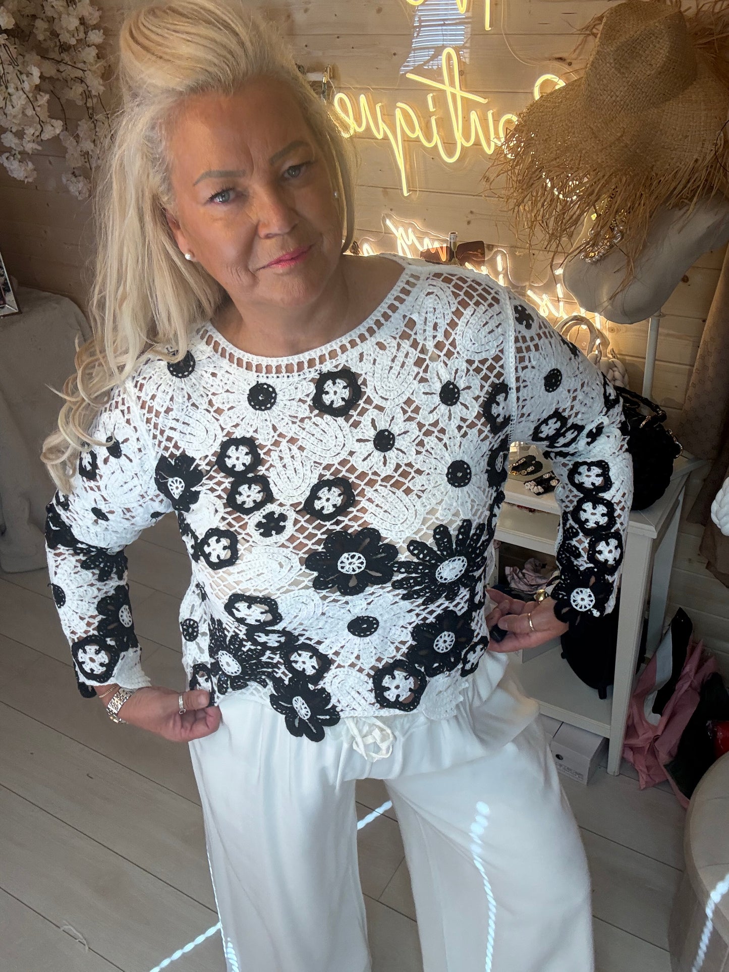 Florencia Floral Crochet Lace Top One Size 8-16 (Small 18 on Bust)