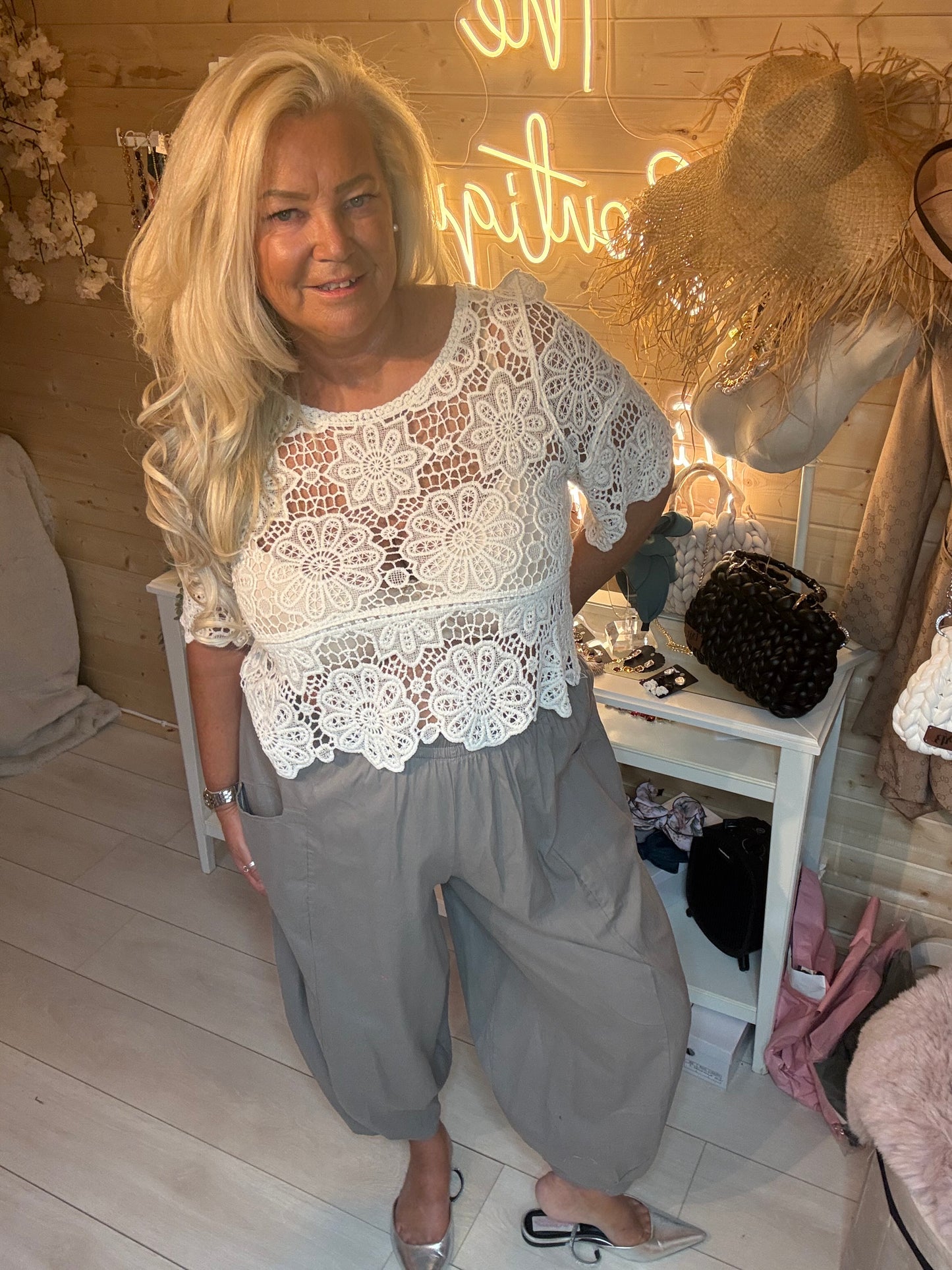 Dahlia White Floral Crochet Lace Top One Size 8-16 (Small 18 on Bust)