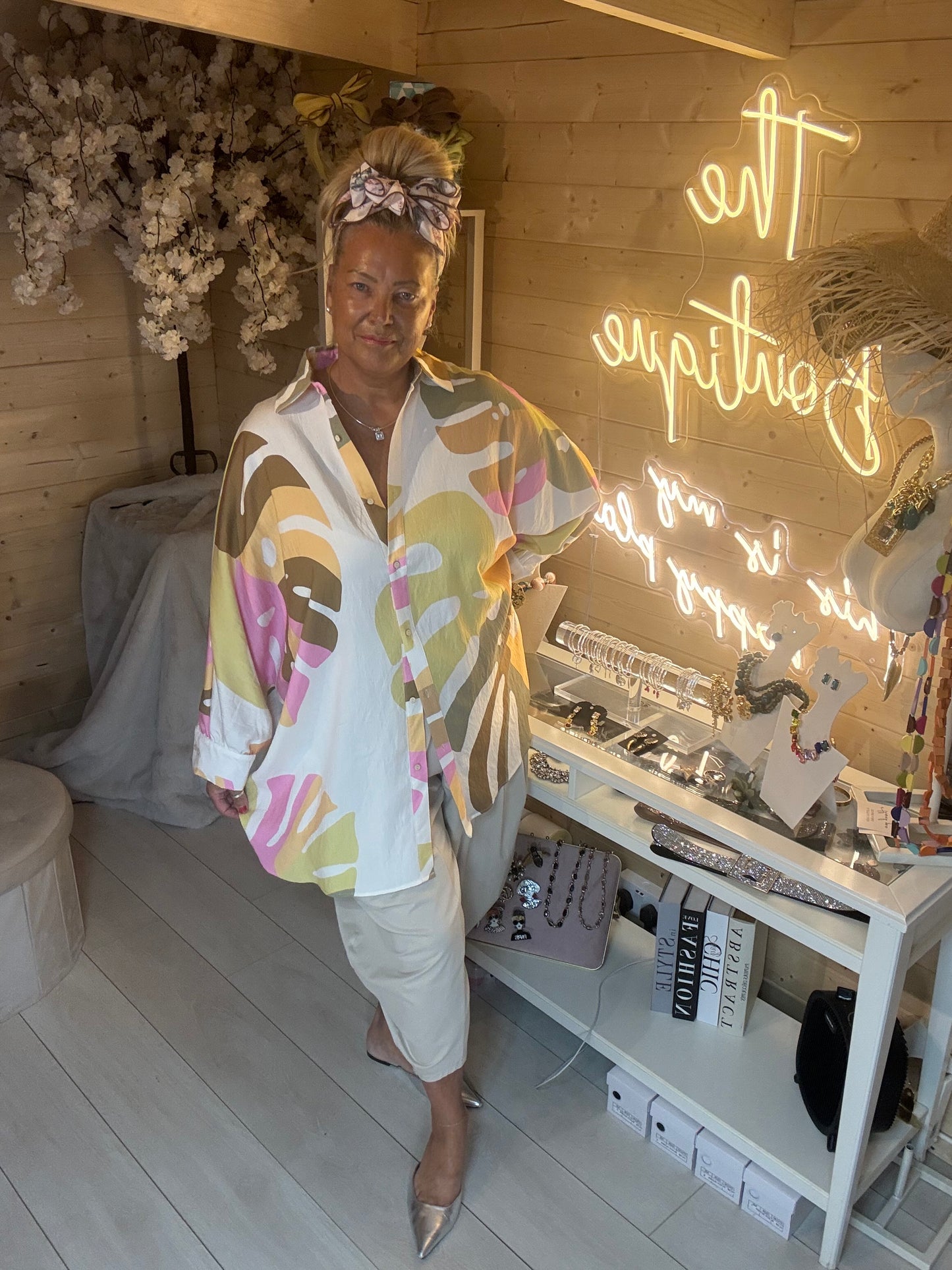 Havana oversized shirt close-up front view with accessories – The Ultimate Ladies Boutique