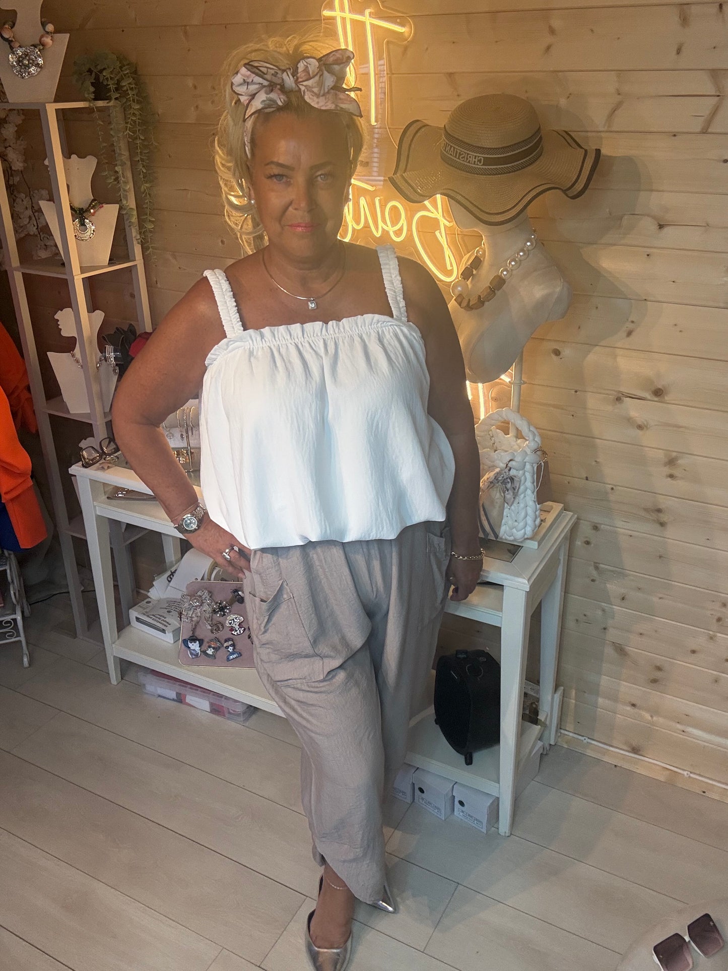 Cannes women's barrel leg trousers in white – one size 12-22 – The Ultimate Ladies Boutique