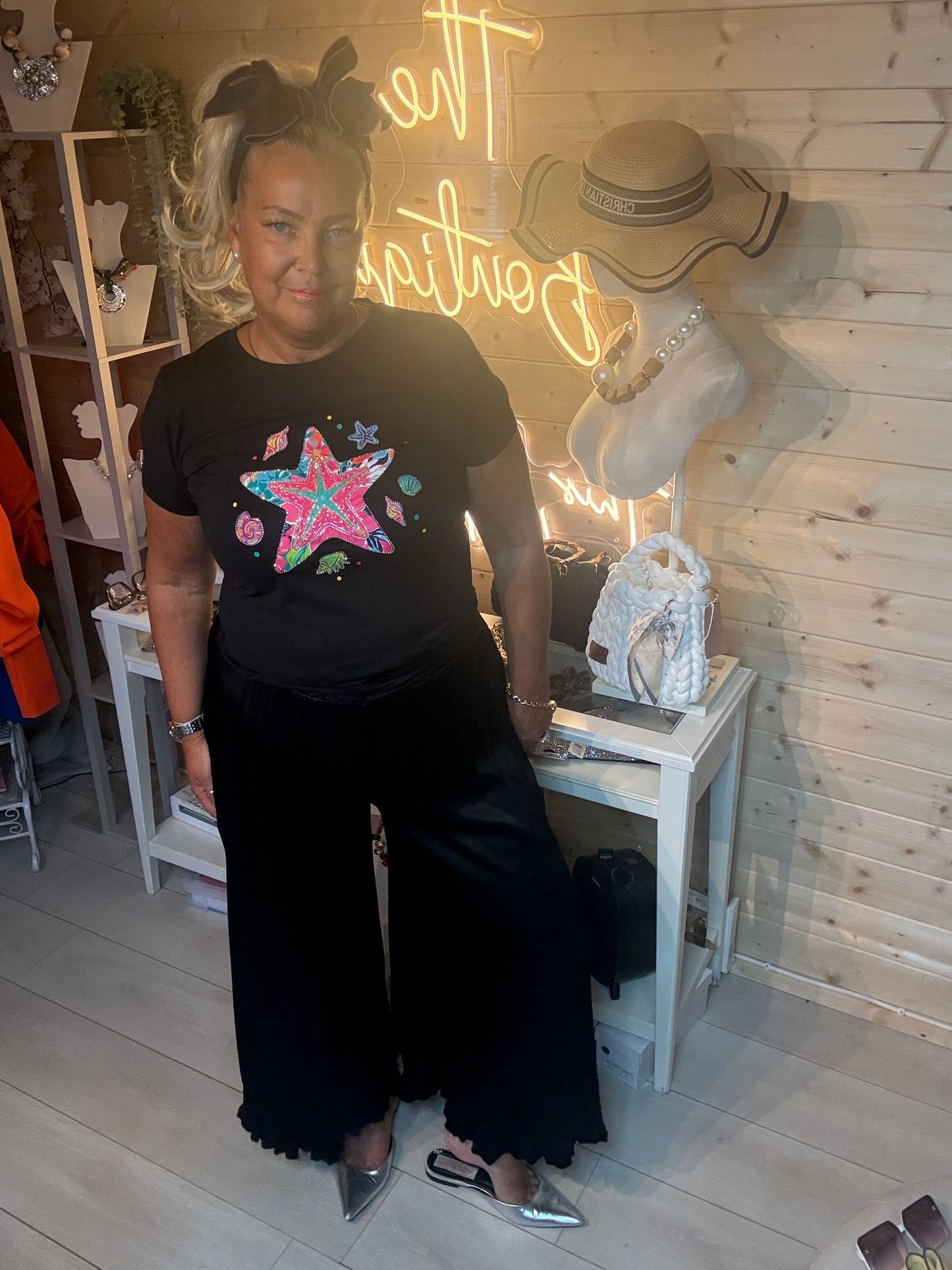 Marina starfish print T-shirt in black full length view – one size 8-18 – The Ultimate Ladies Boutique
