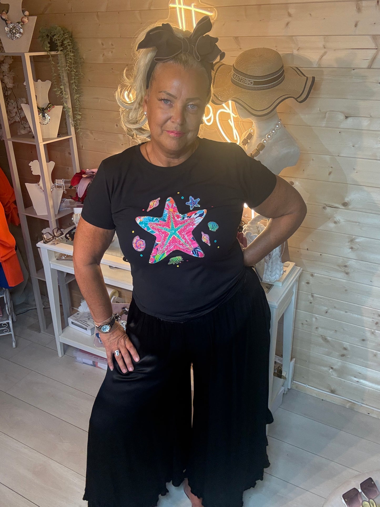 Marina starfish print T-shirt in black – one size 8-18 – The Ultimate Ladies Boutique
