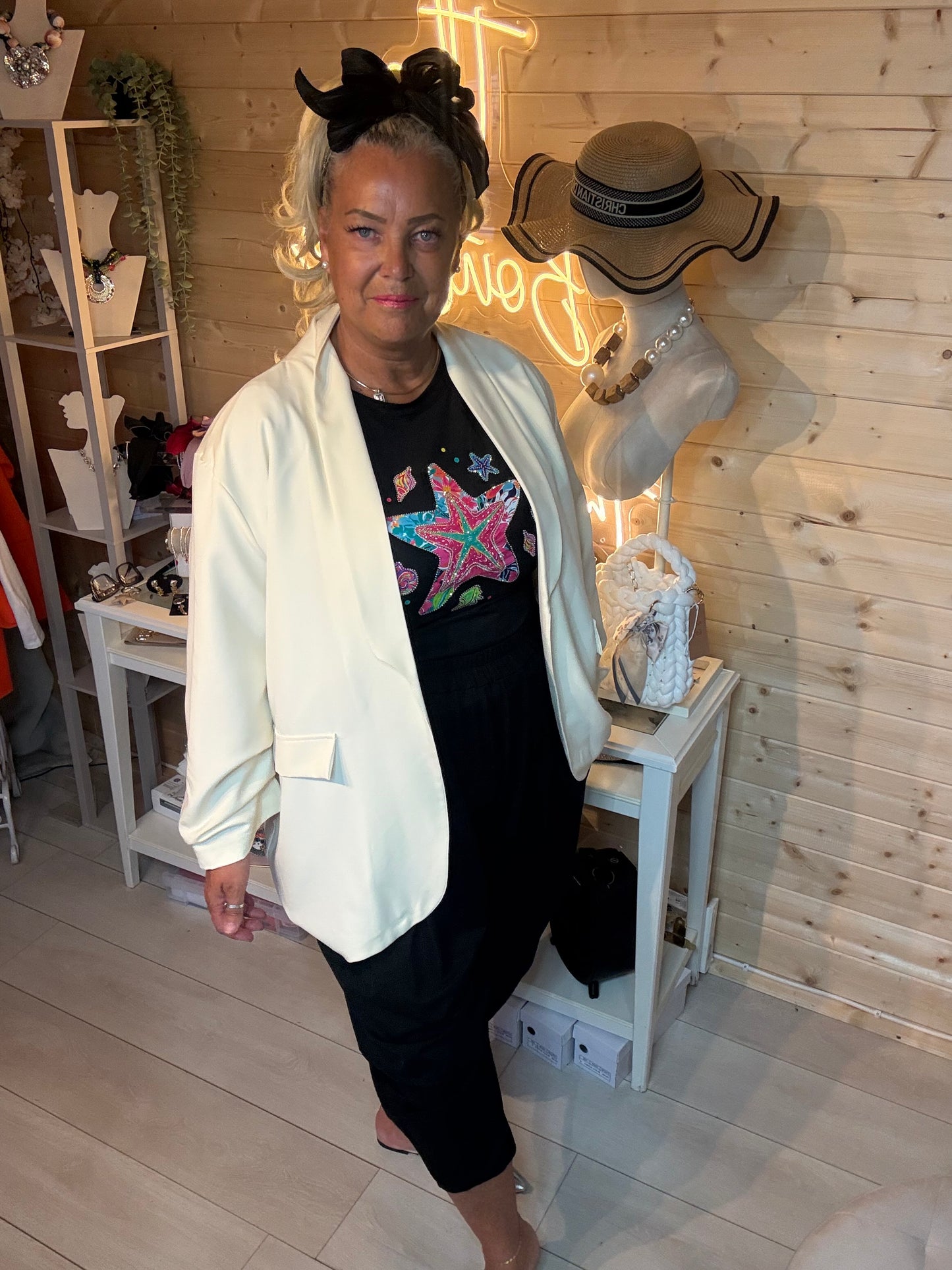 Estelle ruched sleeve blazer in cream – one size 12-18 – The Ultimate Ladies Boutique