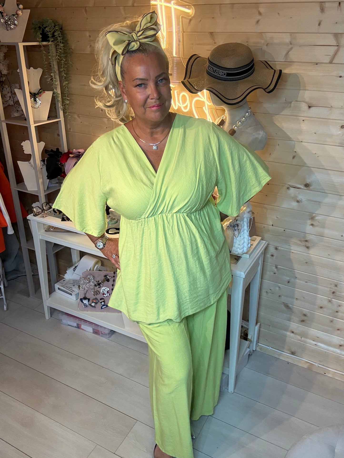 Isadora wrap kimono co-ord set in lime green – one size 8-18 – The Ultimate Ladies Boutique