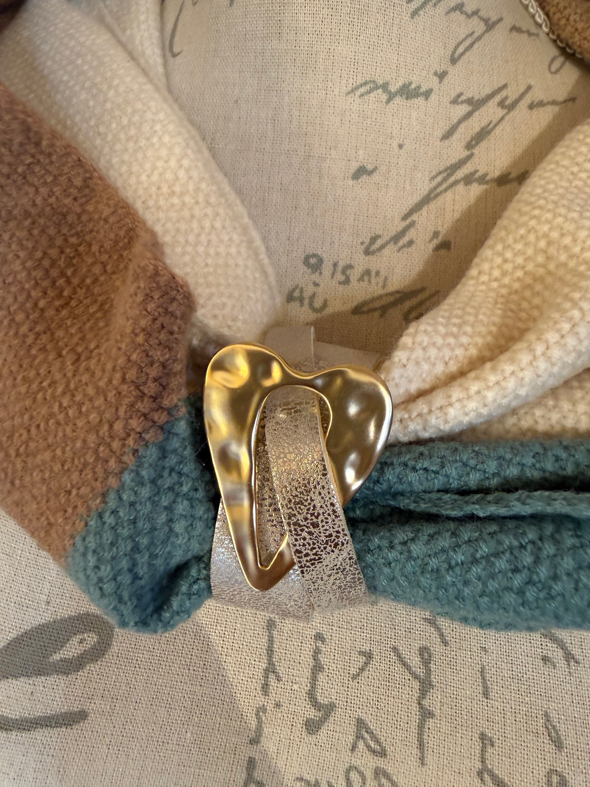 Additional product photo 4 of 8: Adore Double Wrap Scarf & Heart Jewel