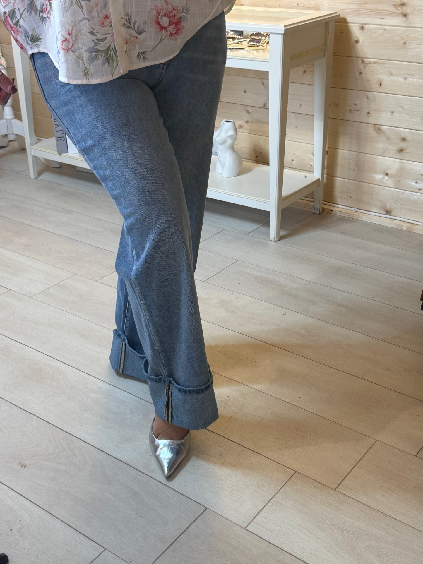Straight Leg Turn Up Jeans