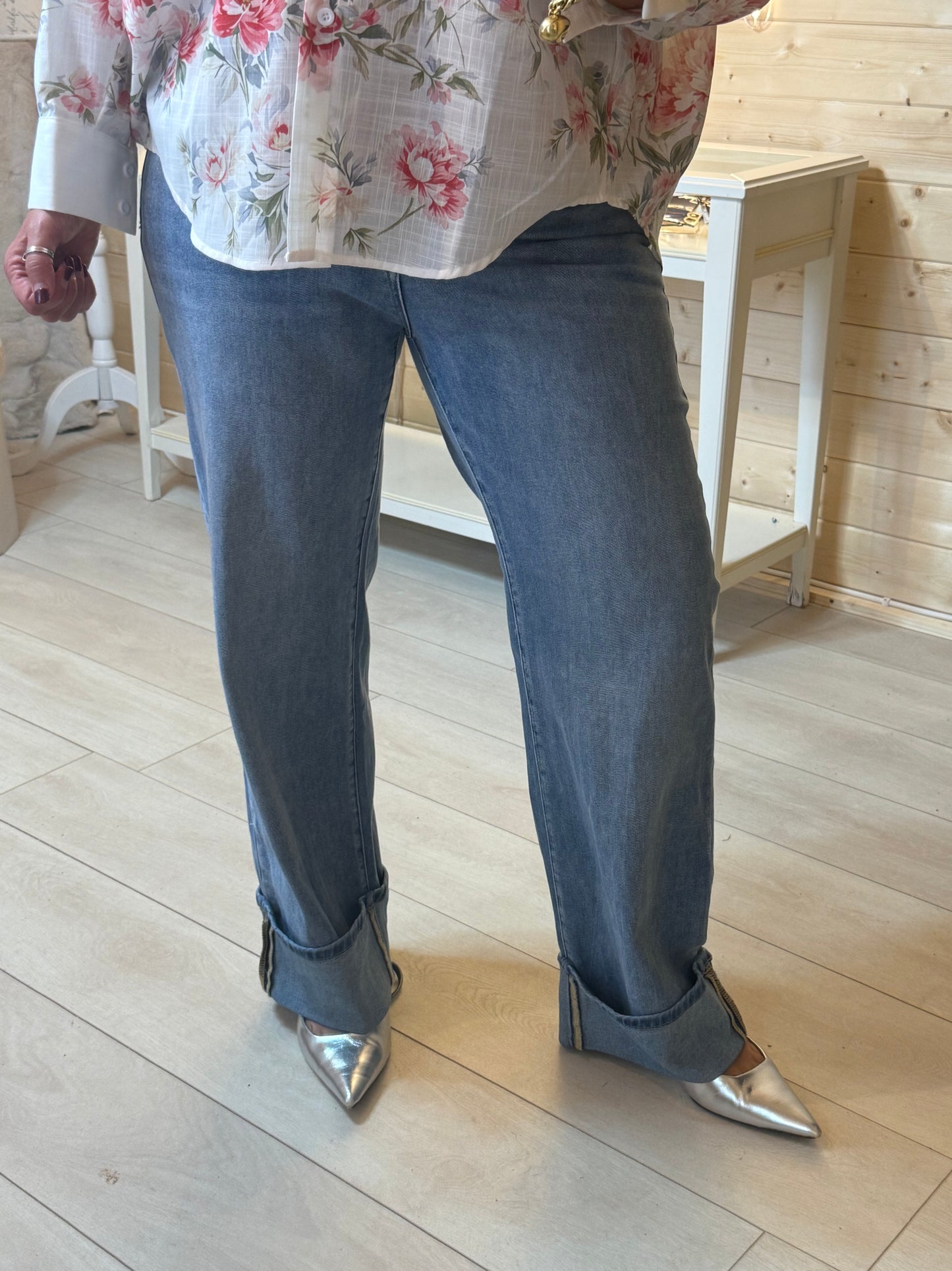 Straight Leg Turn Up Jeans